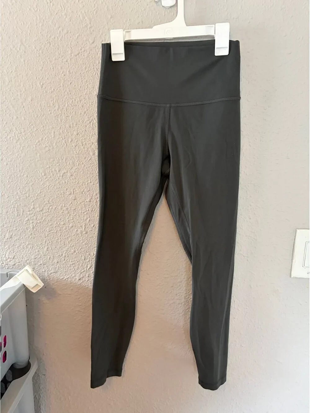 Lululemon Align High-Rise Pant 25in Graphite Grey size 6. GUC for very minor nor